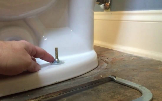 Baut Tangki Toilet Berkarat