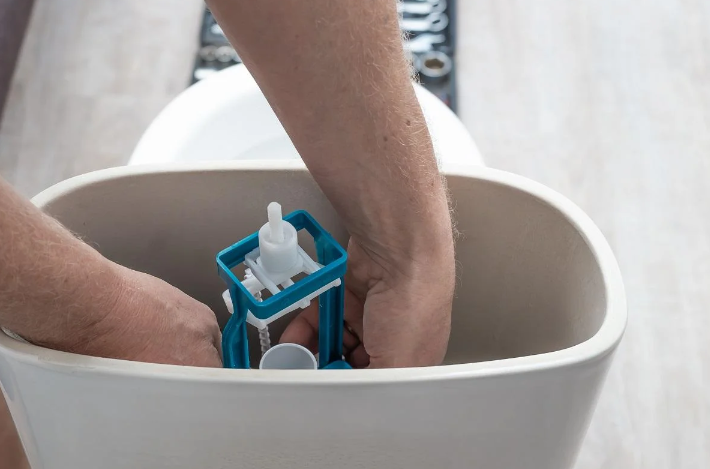 Cara Memperbaiki Tangki Toilet 